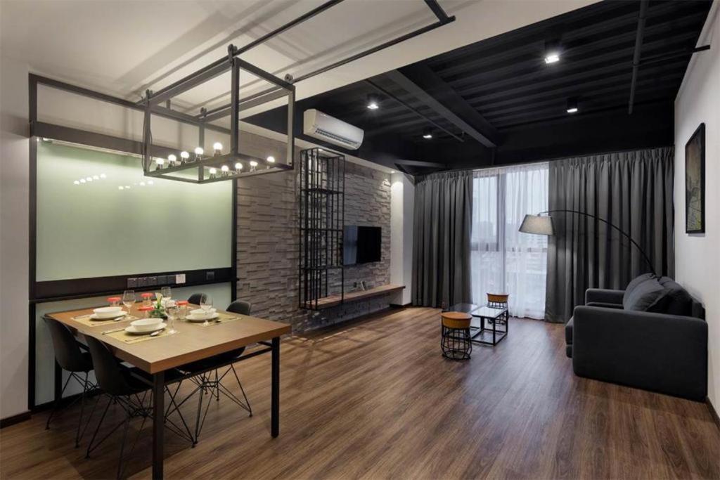 Exclusive Business Suite @ M Summit 191 George Town Exteriör bild