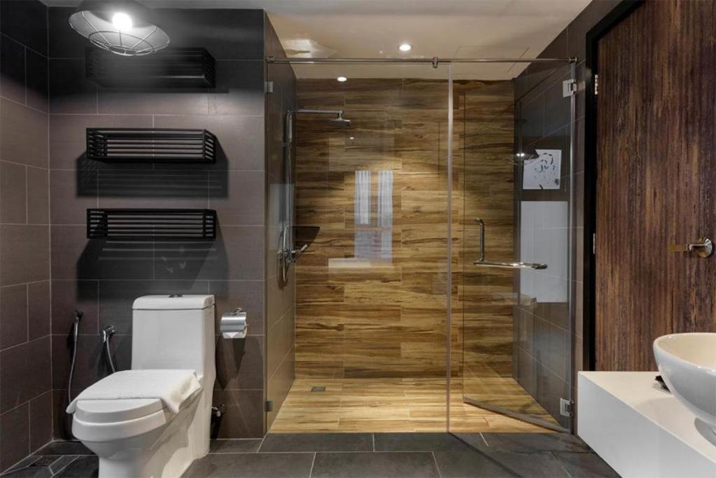Exclusive Business Suite @ M Summit 191 George Town Exteriör bild