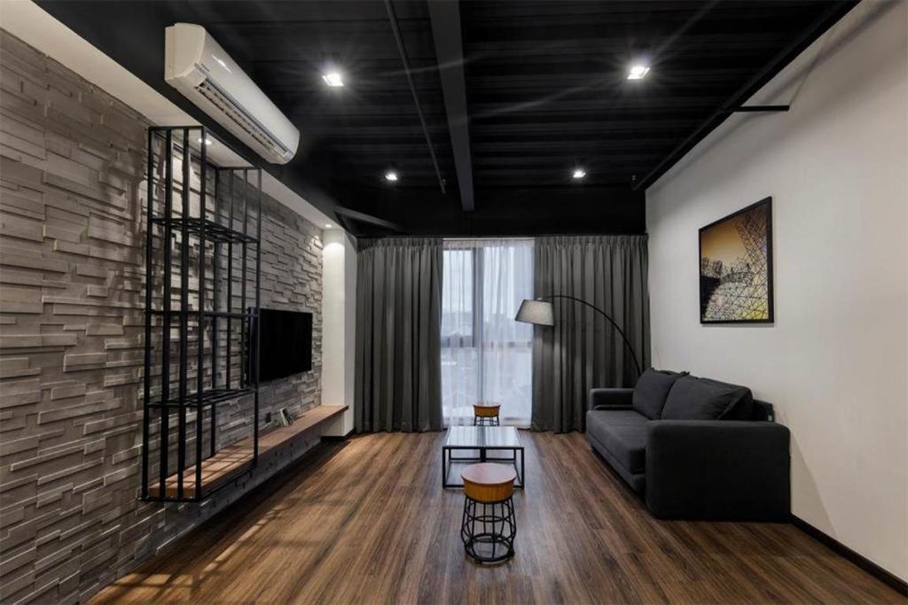 Exclusive Business Suite @ M Summit 191 George Town Exteriör bild