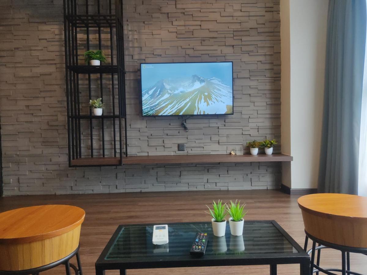 Exclusive Business Suite @ M Summit 191 George Town Exteriör bild