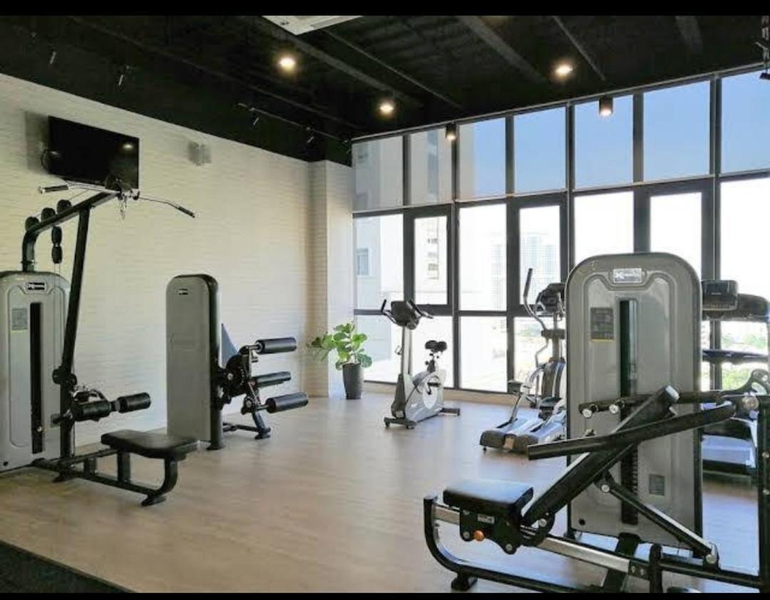 Exclusive Business Suite @ M Summit 191 George Town Exteriör bild