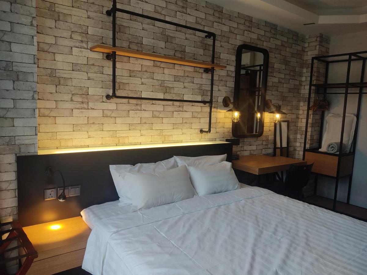 Exclusive Business Suite @ M Summit 191 George Town Exteriör bild